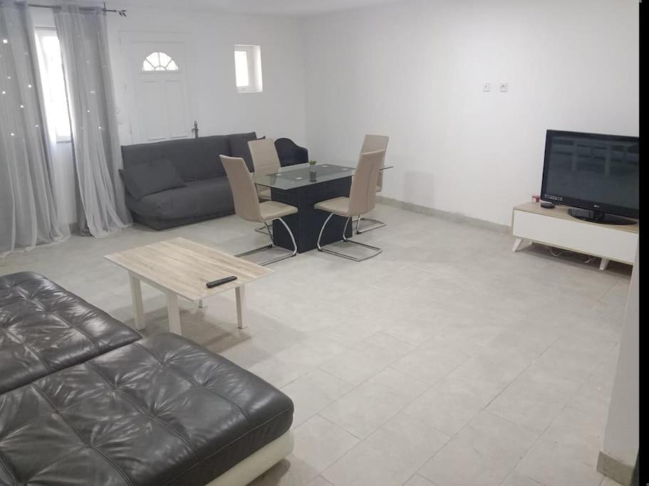 Grand Apartment *